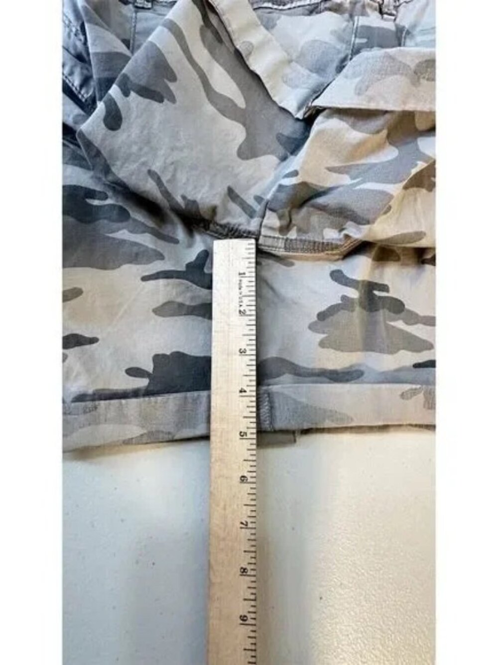Social Standard Women's Camouflage Chino Shorts Cuff Gray Size L Relaxed - Picture 13 of 15